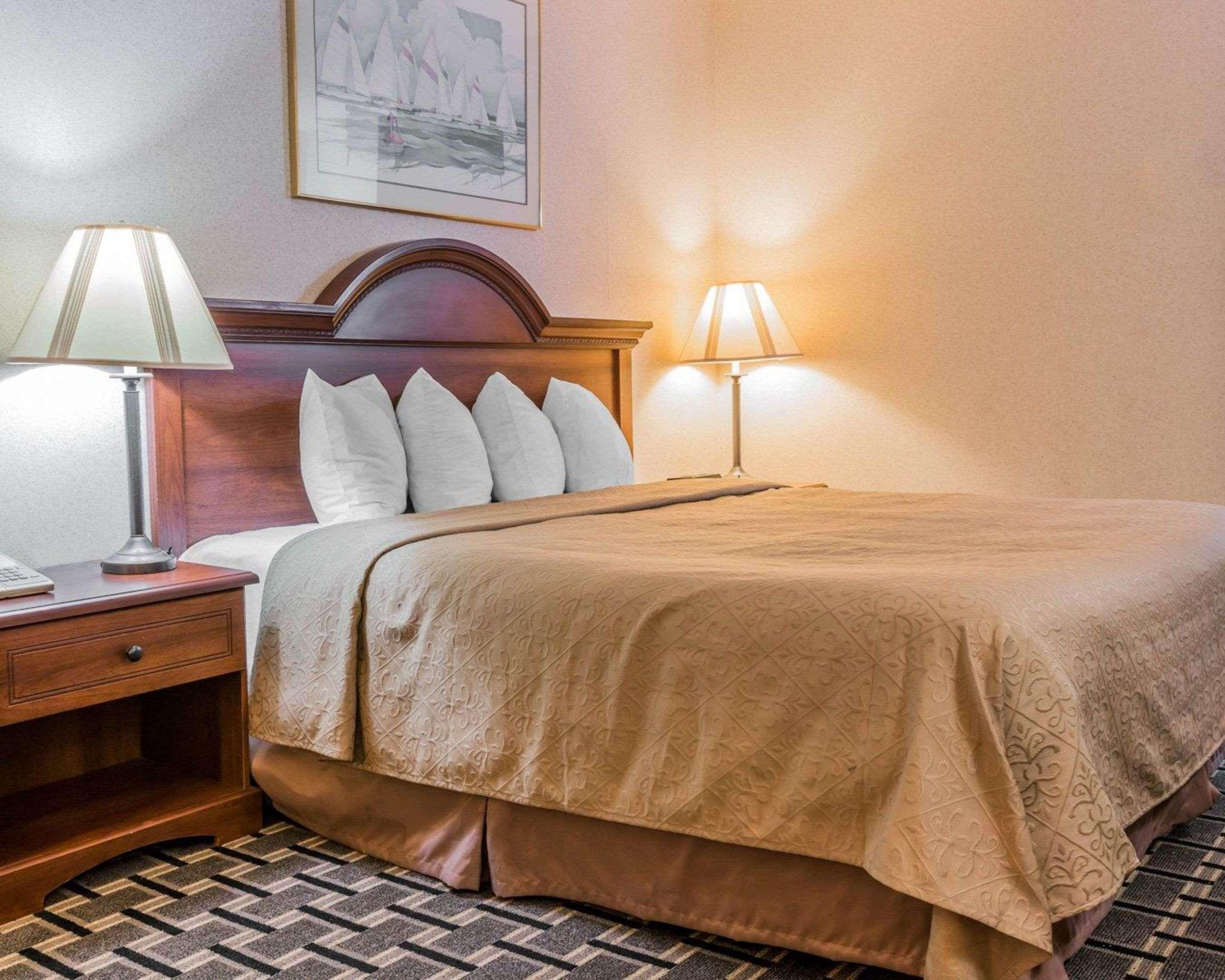 Quality Inn Grand Rapids North Walker Bagian luar foto